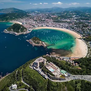 Olatu Haundia Donostian San Sebastian
