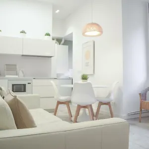  Appartement San Sebastian's Historic Street! Modern