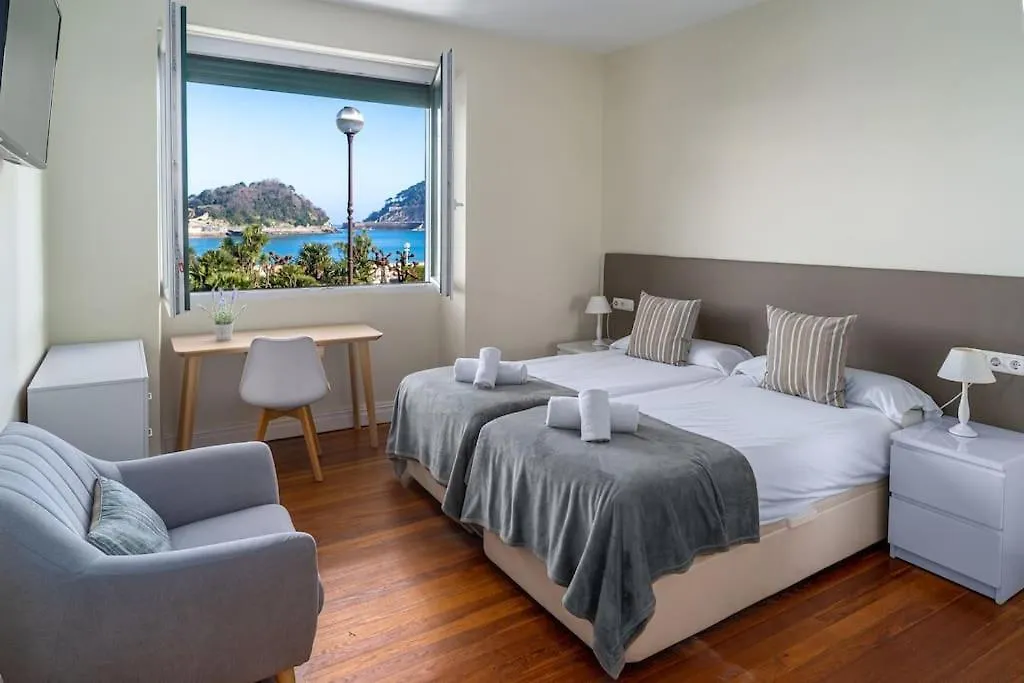 Villa Completa Para 8 En Primera Linea De Playa San Sebastian Spain