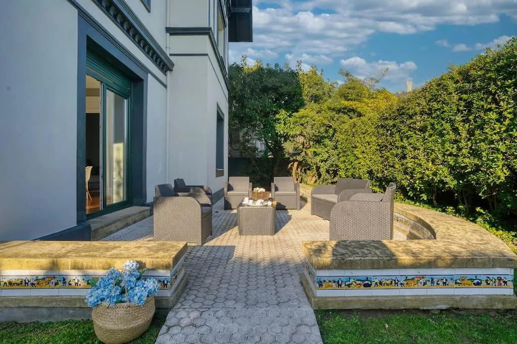 Villa Completa Para 8 En Primera Linea De Playa San Sebastian Holiday home