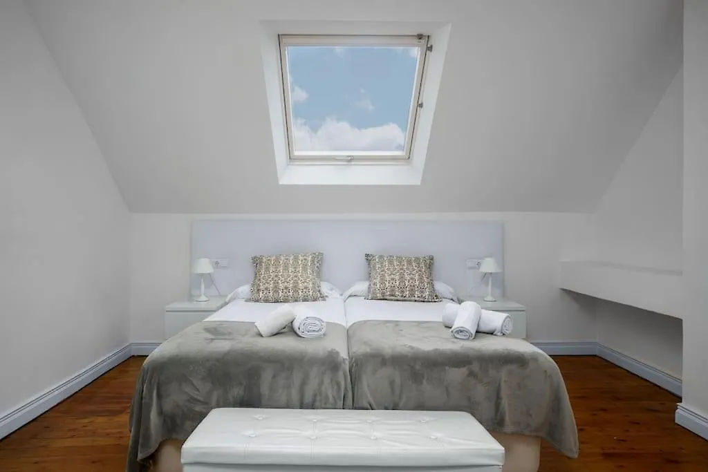 Holiday home Villa Completa Para 8 En Primera Linea De Playa San Sebastian