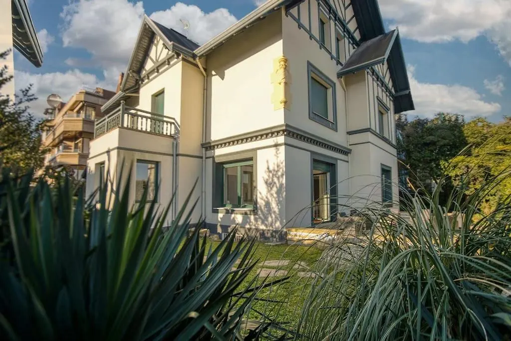 Villa Completa Para 8 En Primera Linea De Playa San Sebastian